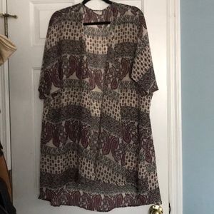LA Hearts patterned kimono. One size.
